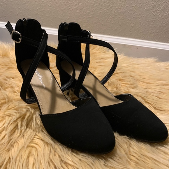 Wells founin suede high heels size 7.5 color black - Picture 2 of 5
